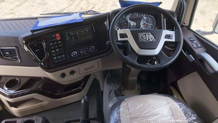 Faw JH6 Truck Tractor 6x4 for Sale in Zambia