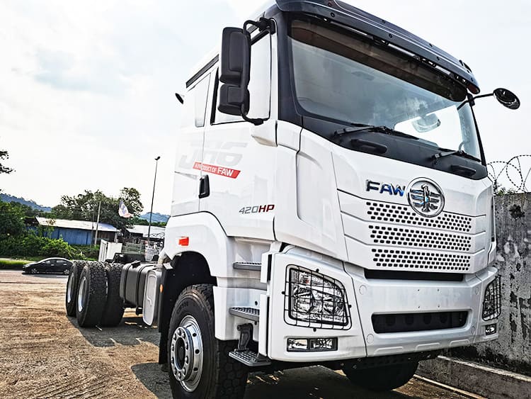 FAW Truck JH6 Tractor Head for Sale in Botswana