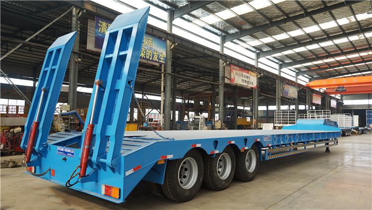 60 Ton 3 Axle Lowbed Truck Trailer for Sale