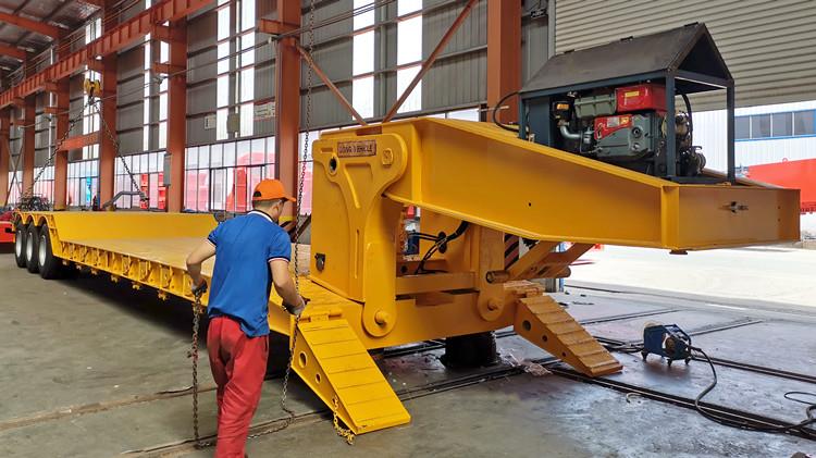 What is a Hydraulic Removable Gooseneck Trailer for Sale