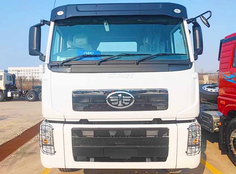 Faw J5P Hp 380 Tractor Truck for Sale in Tanzania